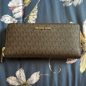 Michael Kors Large Continental Wallet